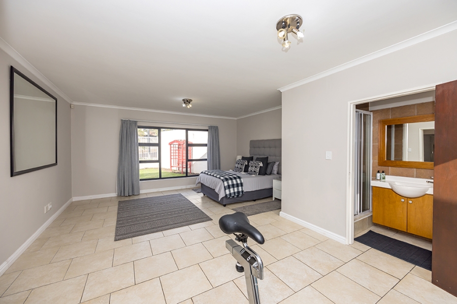 4 Bedroom Property for Sale in Amanda Glen Western Cape